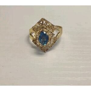 14K Yellow Gold Ring Oval Blue Topaz Size 8 Weight 3 Grams Filigree Accents